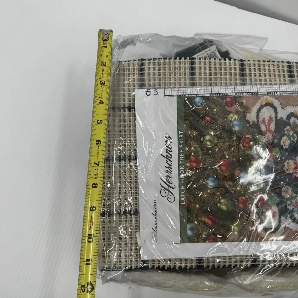 Latch Hook Kit Vintage Christmas Tree Skirt Herrschners Christmas Penguins Pattn